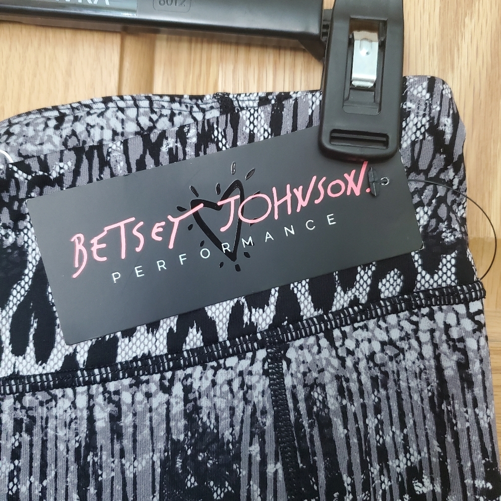 Betsey Johnson workout leggings - Picture 7 of 8